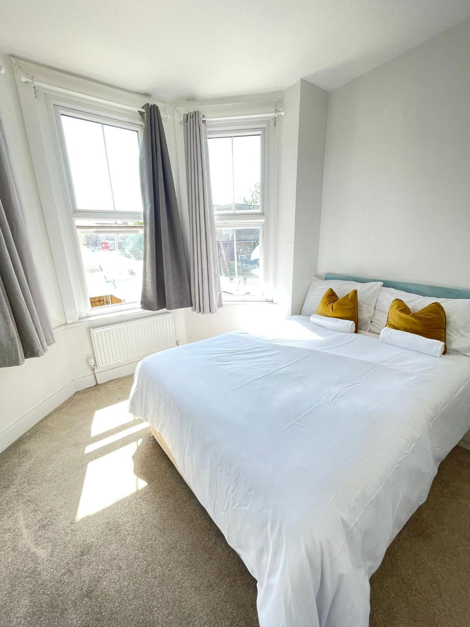 Homestay Comfortable Bay Window Stone Private Bathroom Edgware
